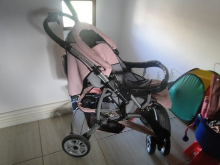 Outra foto do carinho de bebê